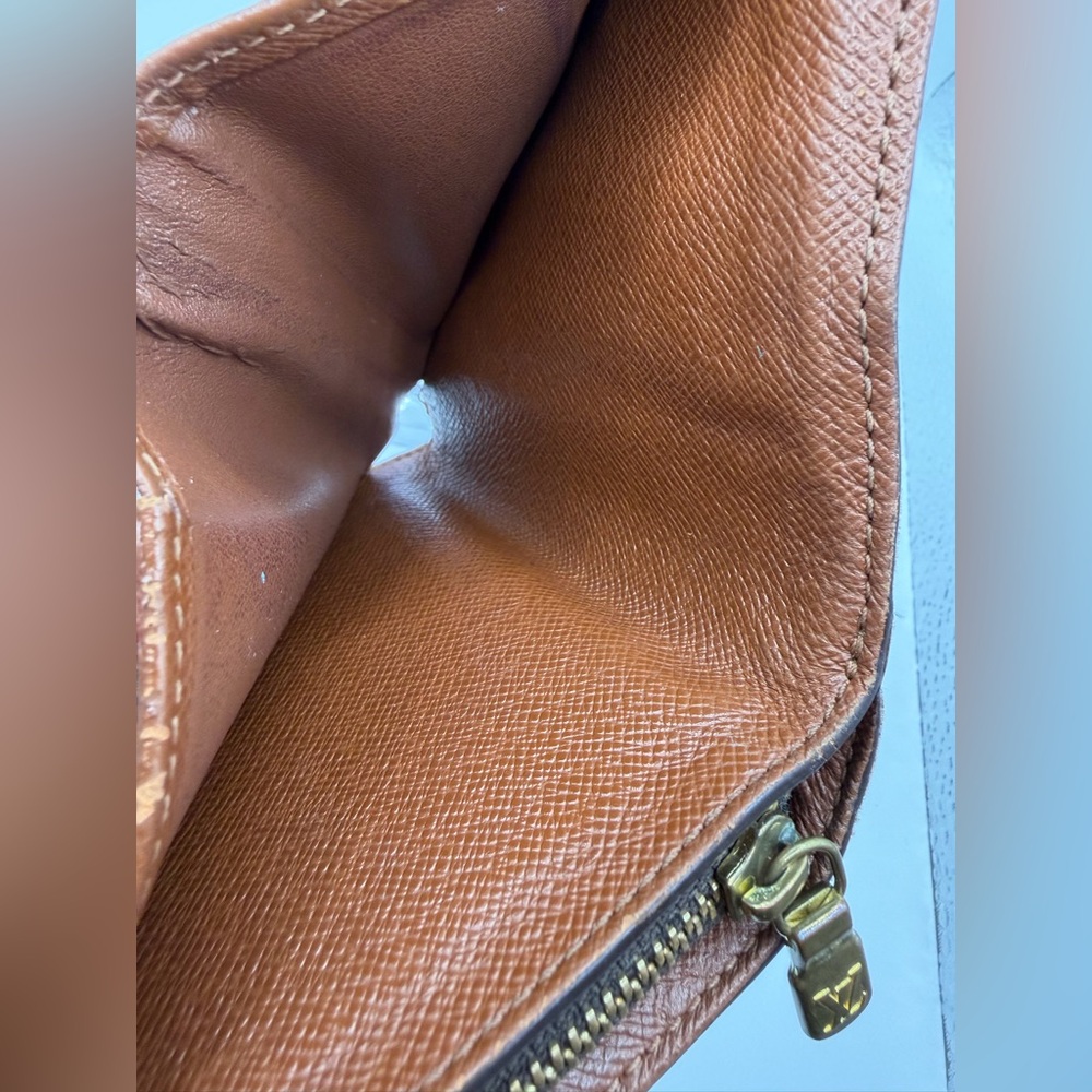 Louis Vuitton Monogram Compact Zippe Zipped Wallet - Picture 5 of 9